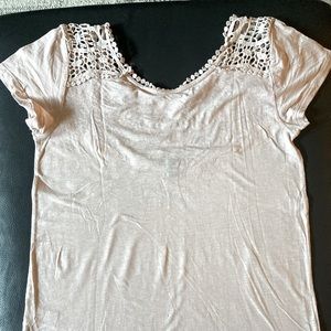 Ann Taylor t shirt. Size xs